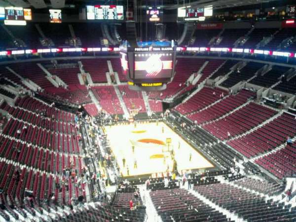 Moda Center, bloc: 328, rangée: H, place: 8