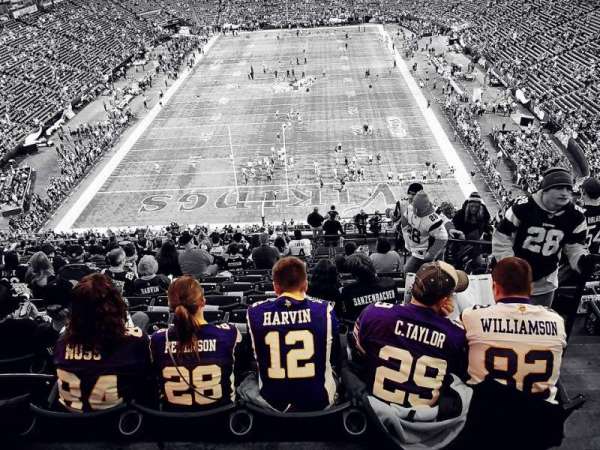 Mall of America Field, bloc: 200, rangée: 16