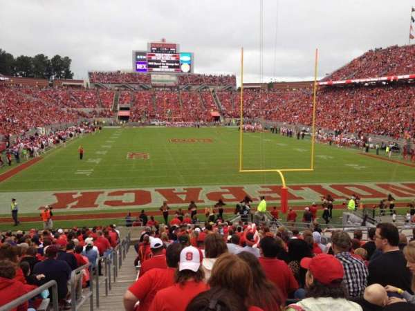 Carter-Finley Stadium, bloc: 115, rangée: CC, place: 21