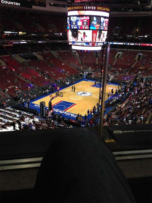 Xfinity Mobile Arena, bloc: 221, rangée: 1, place: 13