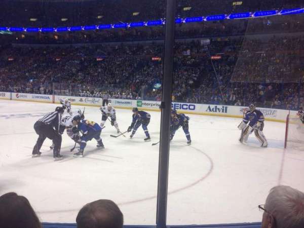 Enterprise Center, bloc: 113, rangée: C, place: 1