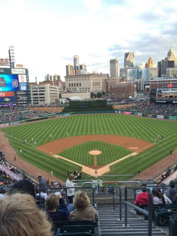 Comerica Park, bloc: 328, rangée: 13, place: 1