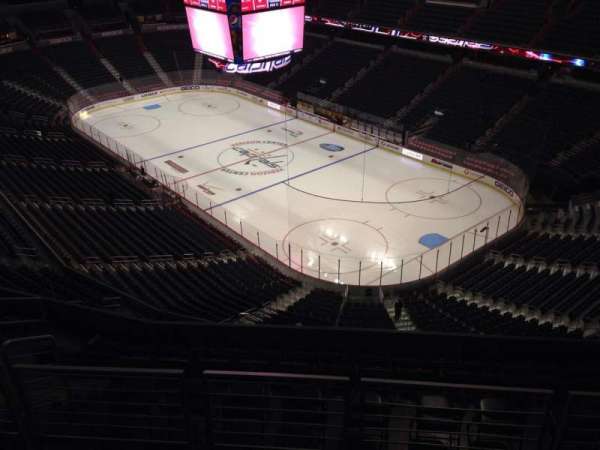 Capital One Arena, bloc: 422, rangée: J, place: 10