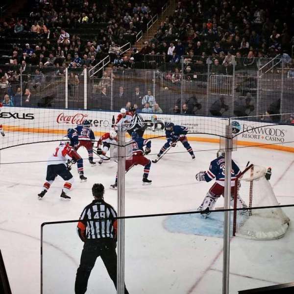 Madison Square Garden, bloc: 120, rangée: 8, place: 8