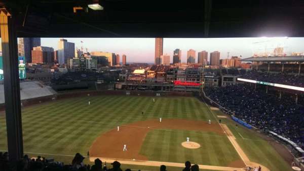 Wrigley Field, bloc: 412L, rangée: 7, place: 10