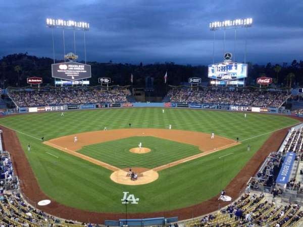 Dodger Stadium, bloc: 1RS, rangée: 1, place: 6