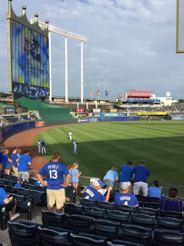 Kauffman Stadium, bloc: 108, rangée: U, place: 5