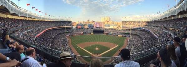 Yankee Stadium, bloc: 420B, rangée: 2, place: 15