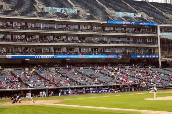 Progressive Field, bloc: 138, rangée: M, place: 5