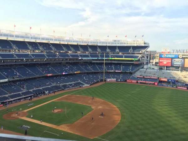 Yankee Stadium, bloc: 412, rangée: 9, place: 15