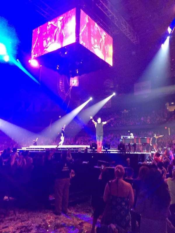 Allstate Arena, bloc: 110, rangée: AA, place: 10