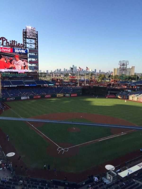 Citizens Bank Park, bloc: 320, rangée: 1, place: 1