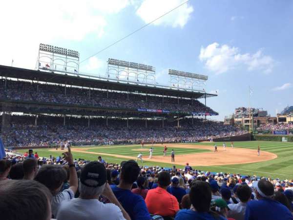 Wrigley Field, bloc: 128, rangée: 13, place: 5