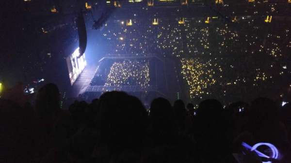 Honda Center, bloc: 412, rangée: R, place: 8