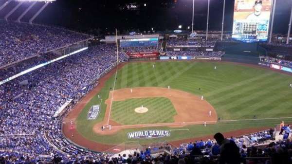 Kauffman Stadium, bloc: 427, rangée: YY, place: 22