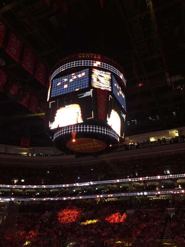 Xfinity Mobile Arena, bloc: 114, rangée: 10, place: 14