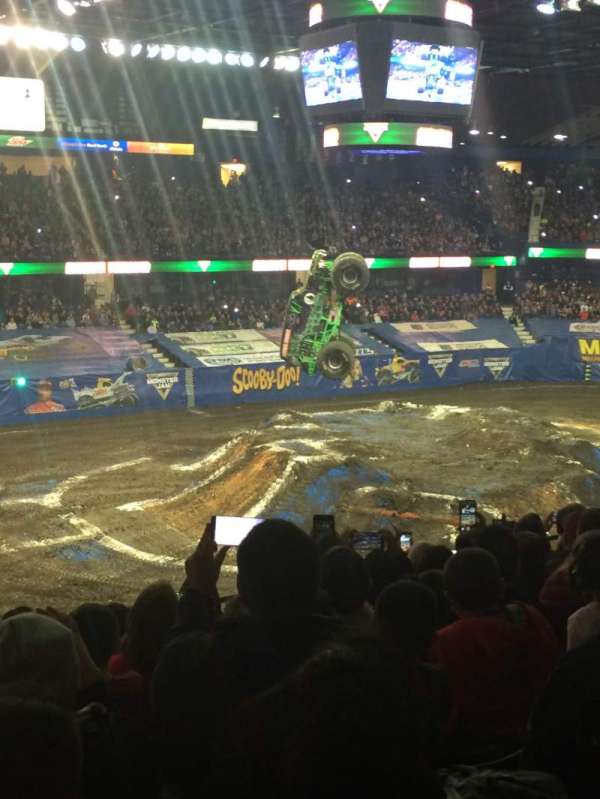 Allstate Arena, bloc: 212, rangée: J, place: 18