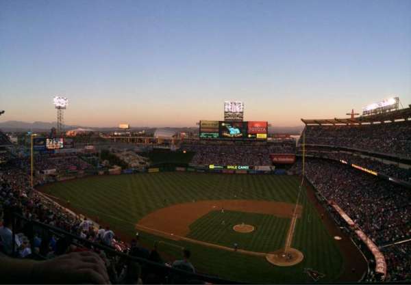 Angel Stadium, bloc: 517, rangée: A, place: 10