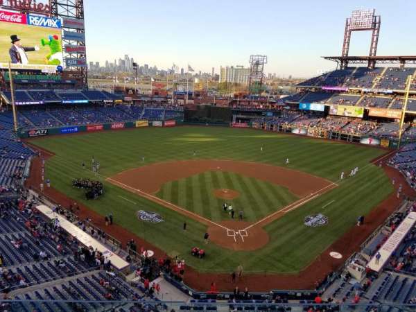 Citizens Bank Park, bloc: 321, rangée: 3, place: 15