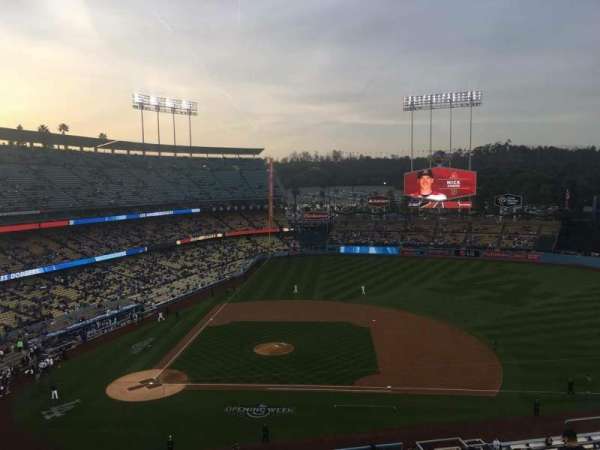 Dodger Stadium, bloc: 16RS, rangée: J, place: 5