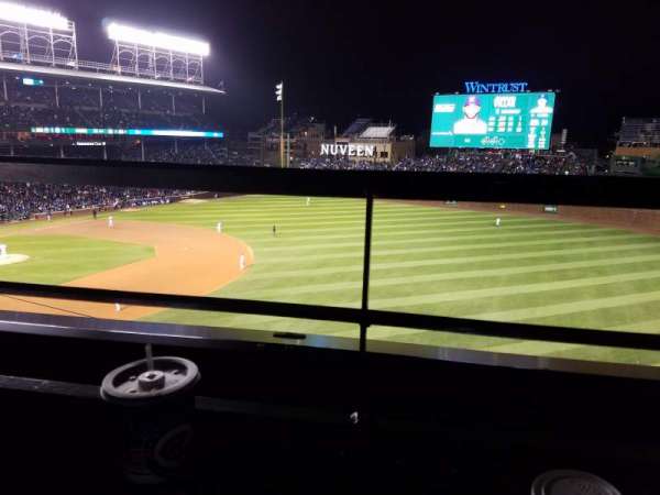 Wrigley Field, bloc: 328R, rangée: 1, place: 6