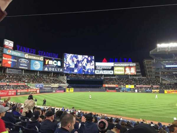 Yankee Stadium, bloc: 127b, rangée: 9, place: 4