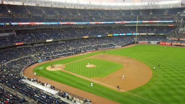 Yankee Stadium, bloc: 313, rangée: 1, place: 21