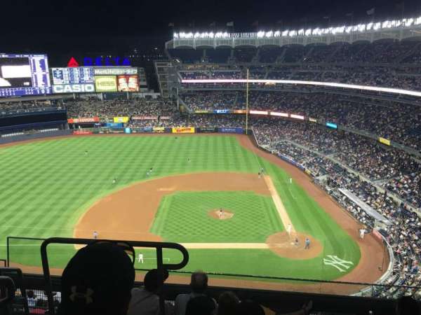 Yankee Stadium, bloc: 423, rangée: 5, place: 20