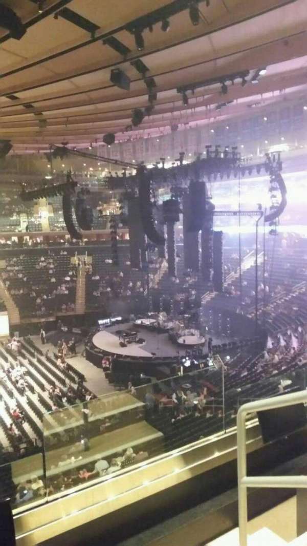 Madison Square Garden, bloc: 211, rangée: 3, place: 21