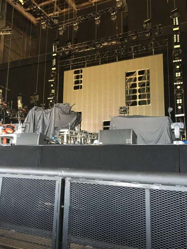 Credit Union 1 Amphitheatre, bloc: 103, rangée: A, place: 4