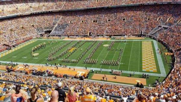 Neyland Stadium, bloc: Qq, rangée: 18