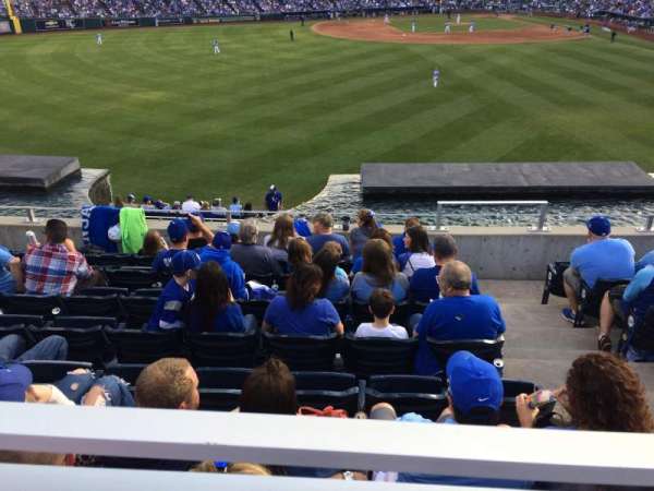 Kauffman Stadium, bloc: 202, rangée: HWC, place: 5