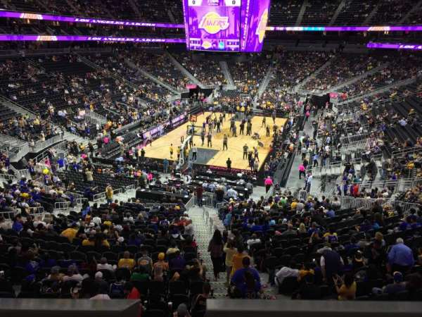 T-Mobile Arena, bloc: 103, rangée: A, place: 4