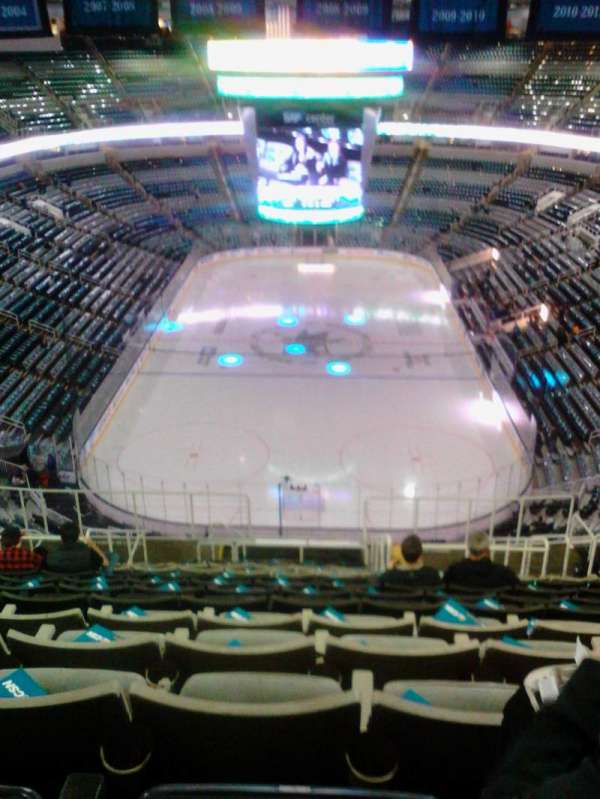 SAP Center, bloc: 208, rangée: 16, place: 9