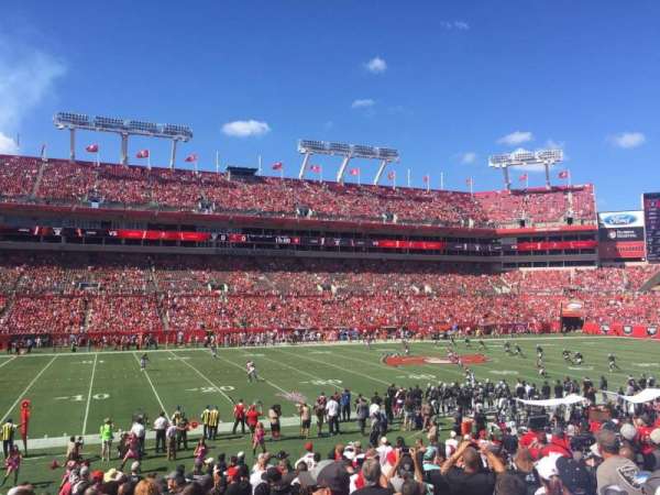 Raymond James Stadium, bloc: 133, rangée: X, place: 5
