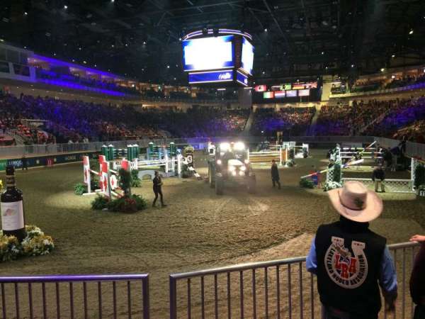 Coca-Cola Coliseum, bloc: 104, rangée: A, place: 2