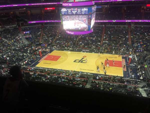 Capital One Arena, bloc: 418, rangée: C, place: 10