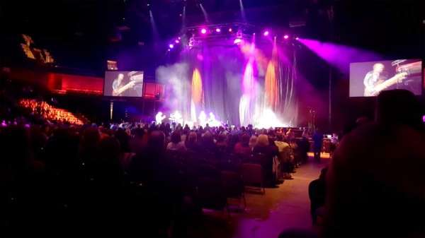 Mohegan Sun Arena, bloc: 16, rangée: A, place: 21