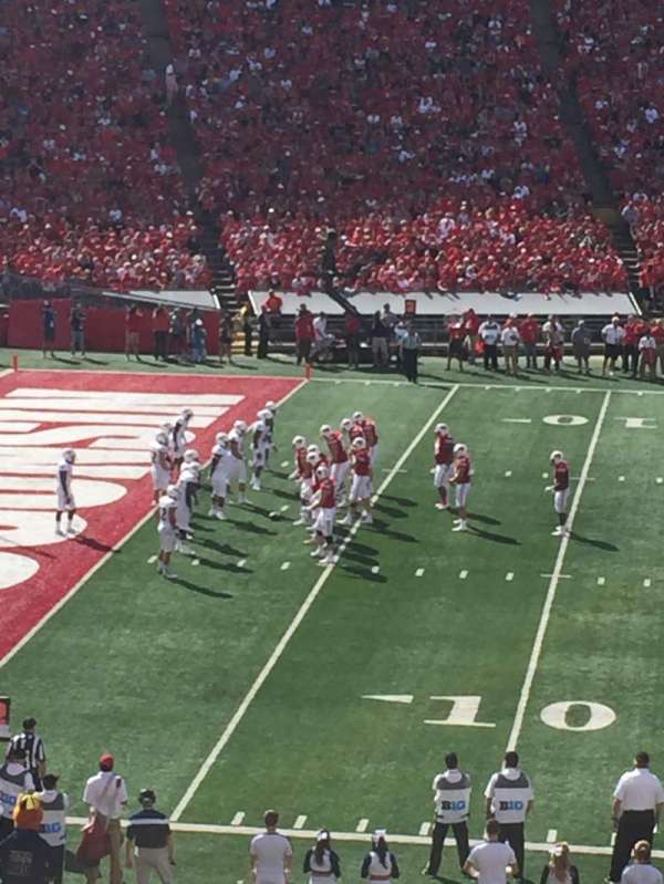 Camp Randall Stadium, bloc: V, rangée: 46, place: 19