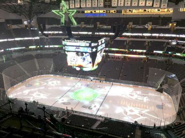 American Airlines Center, bloc: 324, rangée: M