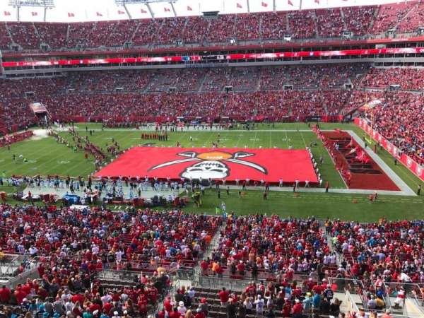 Raymond James Stadium, bloc: 339, rangée: A, place: 12
