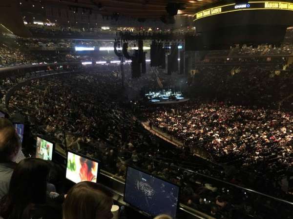 Madison Square Garden, bloc: 227, rangée: 2, place: 13