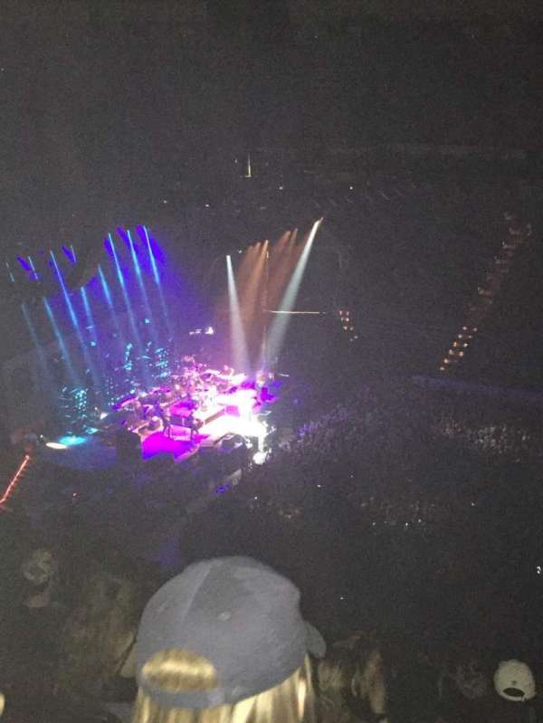 Simmons Bank Arena, bloc: 221, rangée: 16, place: 1