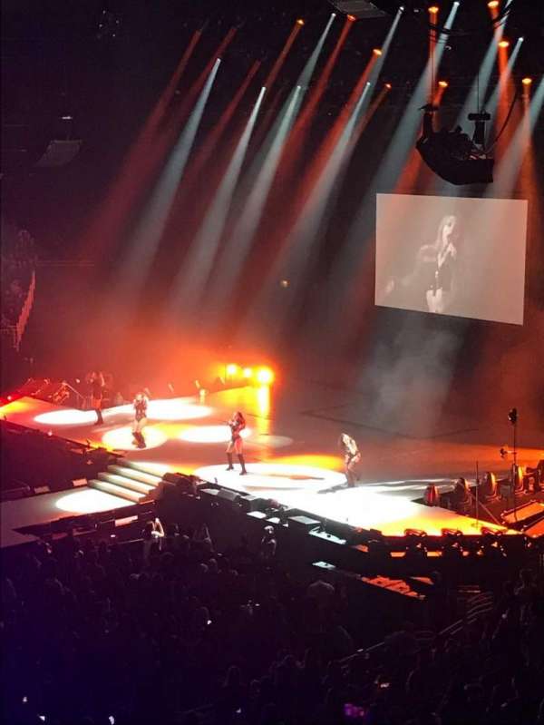 Kia Center, bloc: Club D, rangée: 1, place: 1