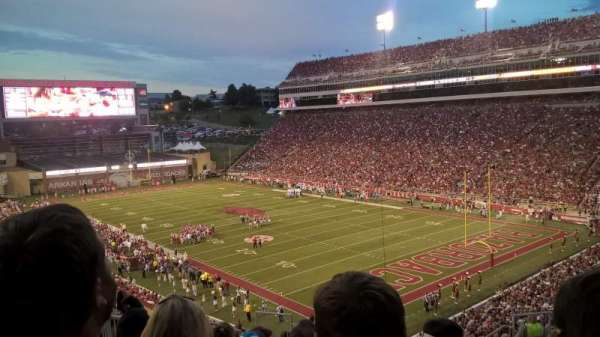 Razorback Stadium, bloc: S237, rangée: 21, place: 12 and 13