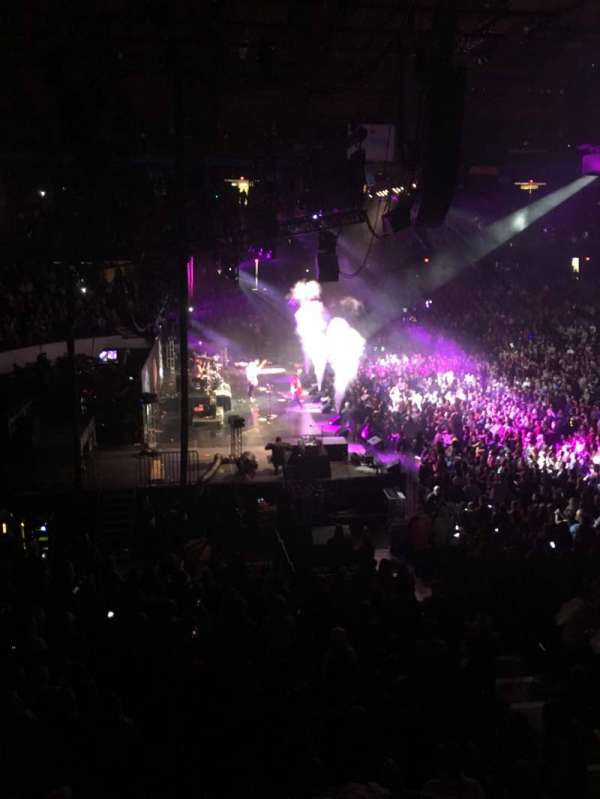 Allstate Arena, bloc: 204, rangée: b, place: 8