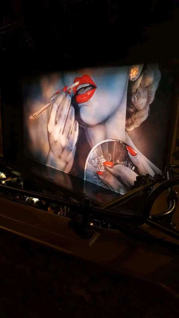 Nederlander Theatre, bloc: Mezzanine R, rangée: B, place: 24