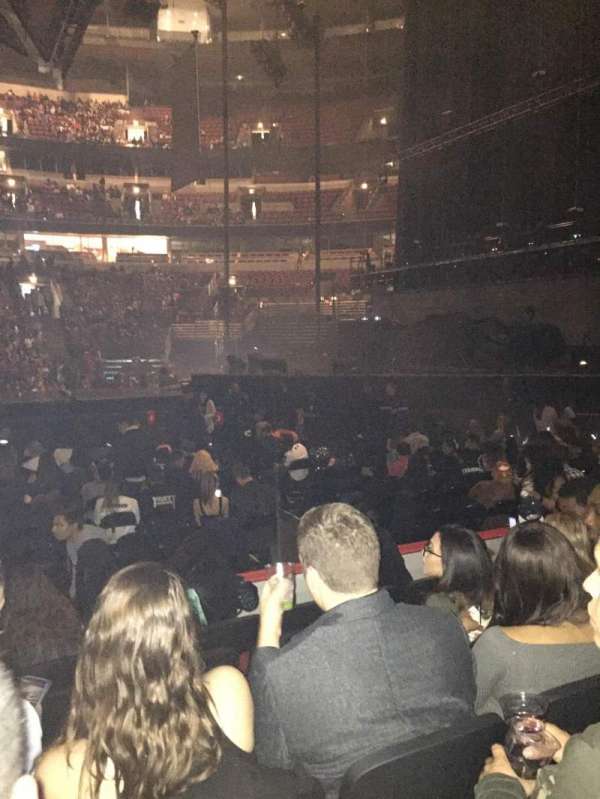 United Center, bloc: 121, rangée: 6, place: 9