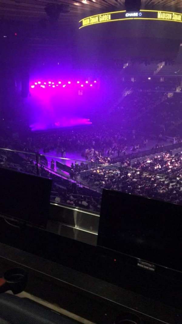 Madison Square Garden, bloc: 227, rangée: 2, place: 13