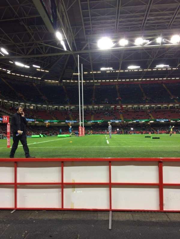 Principality Stadium, bloc: L33, rangée: 1, place: 11